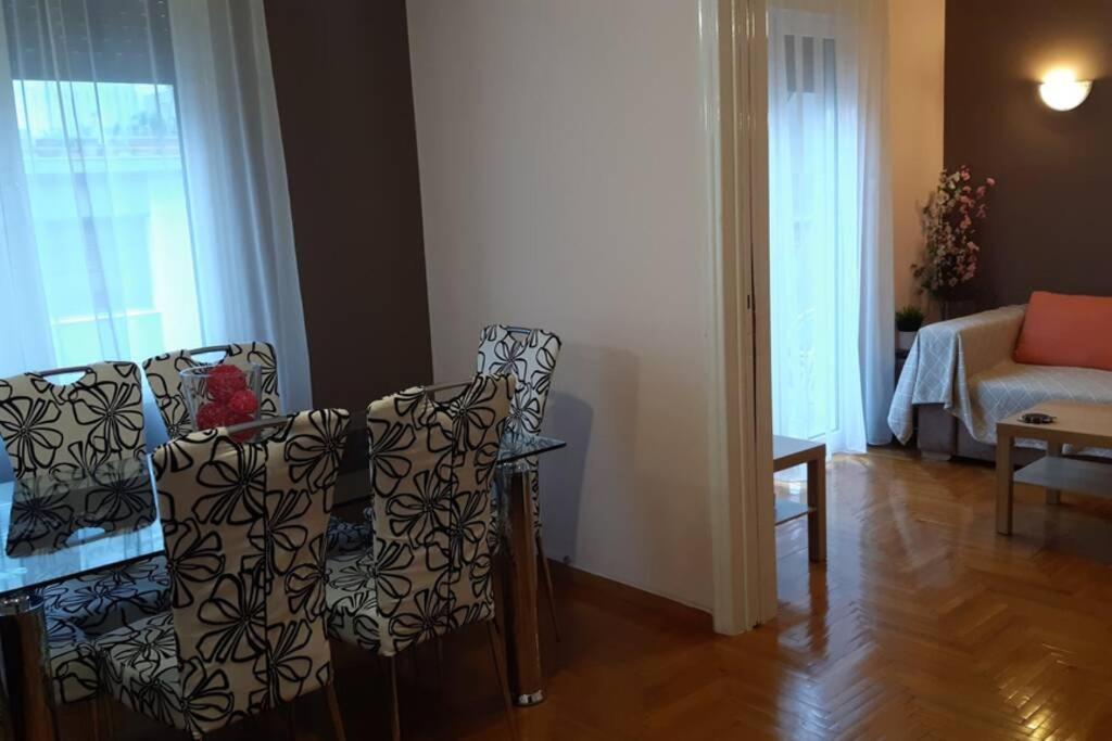 Georgia'S Cozy Apartment In Koukaki Atenas Exterior foto